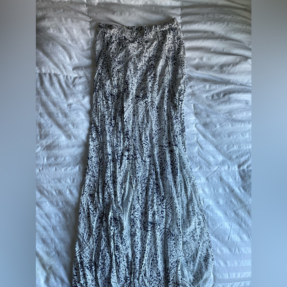 Mahina maxi skirt with slits
